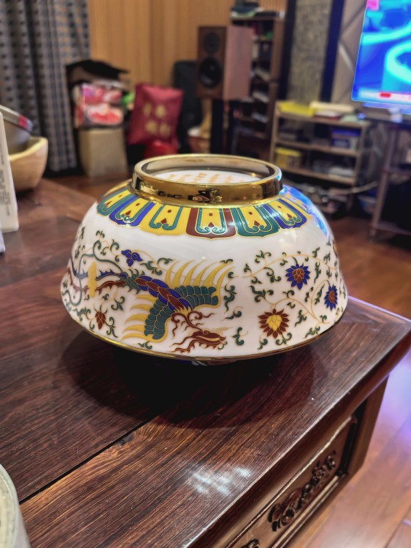 大明成化五彩描金凤纹碗:宫廷御瓷的鎏金绝唱