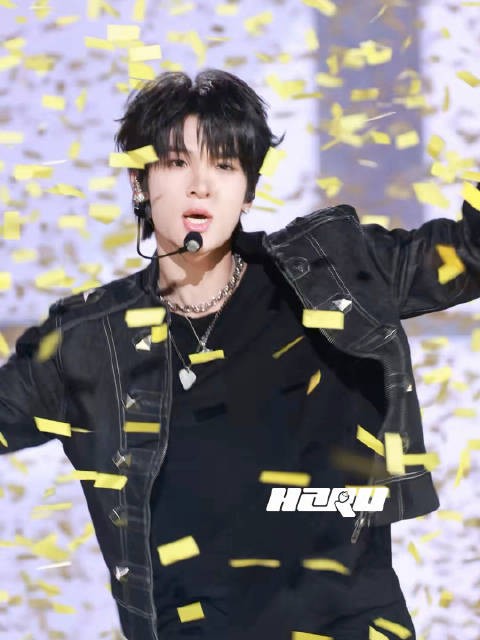 张峻豪《25hours》舞台气场全开，西海岸风格引爆巅峰之夜