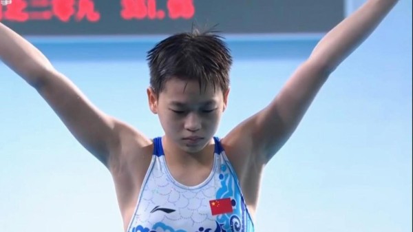 全红婵靠实力轻松夺得五大刊封面，打破资本与规则的壁垒，令娱乐圈震动引发全民热议