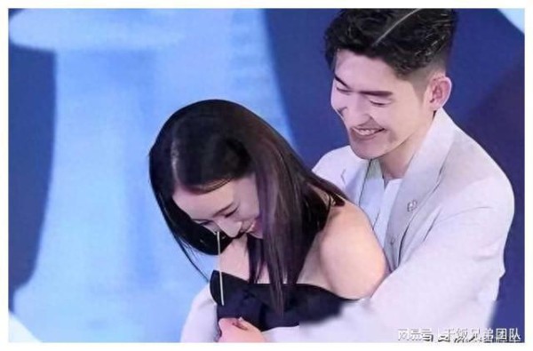 娱乐圈“春光秀”引争议：流氓艺术何时休？