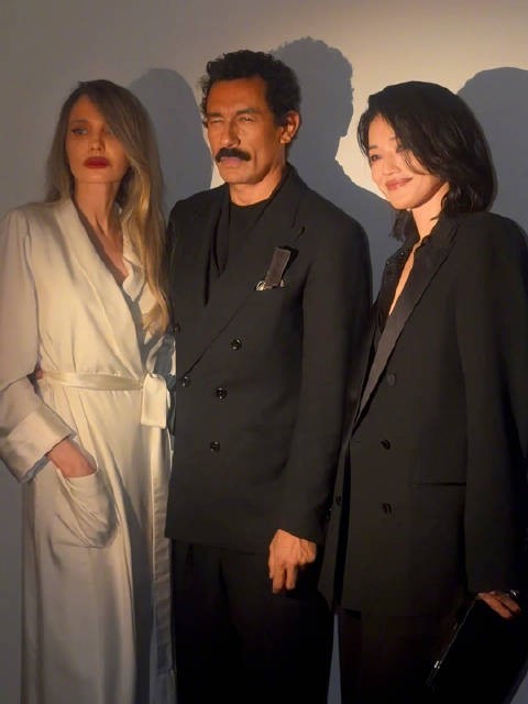 舒淇安吉丽娜朱莉与设计师Haider Ackerman晚宴同框