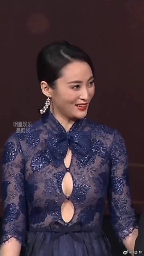 陈建斌 结婚15年恩爱如初,虽和吴越相恋5年,但蒋勤勤只用了3年栓住了他一生