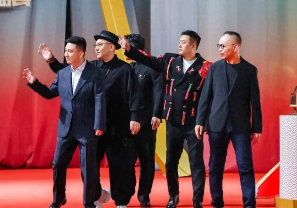 《鹊刀门传奇》颁奖趣闻：喜剧演员的幽默尝试与尴尬时刻