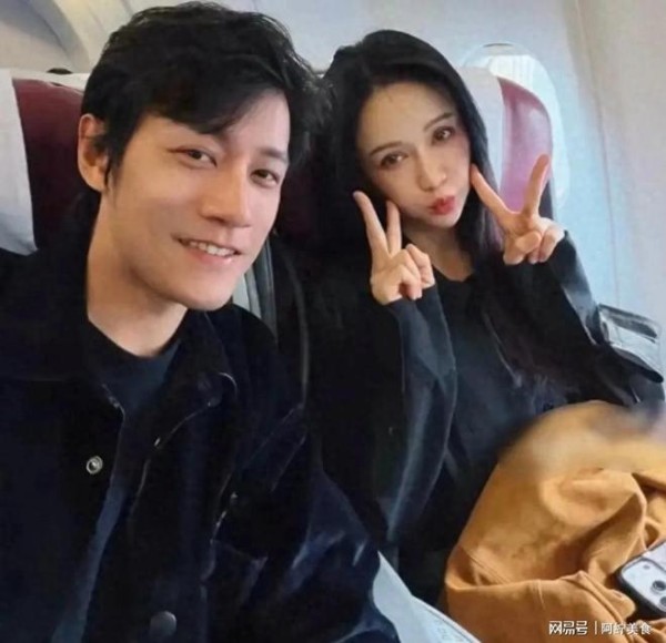 陈乔恩庆祝结婚4周年，和老公去东京旅行，二人世界尽显幸福甜蜜