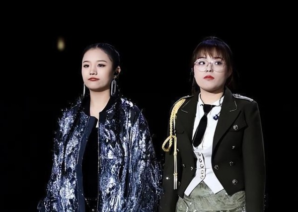 她曾是好声音里最“争议”的冠军,夺冠一个月后却沉寂无声,如今彻底逆袭判若两人