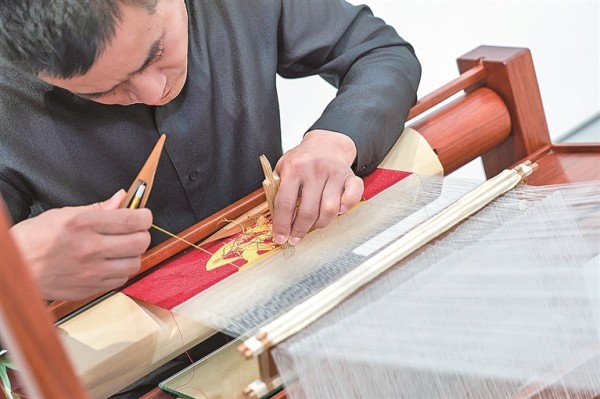 “山花”更烂漫——第十七届中国民间文艺山花奖观察