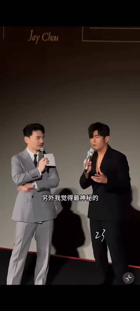 救命，别人拍MV演戏，周杰伦直接公费晒求婚甜蜜！这波恩爱秀的，太羡慕昆凌了