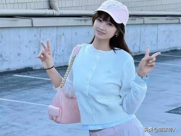 帮利拉德带娃！杨瀚森女友打通人脉圈，贤内助成场外助攻