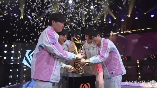 不忘初心？BLG夺冠归来炸鱼局虐泉WE！