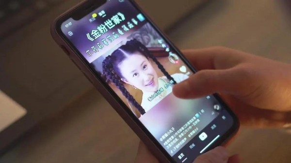 国内热度较高的7位网红，个个被网友捧上神坛，赚钱速度确实快！