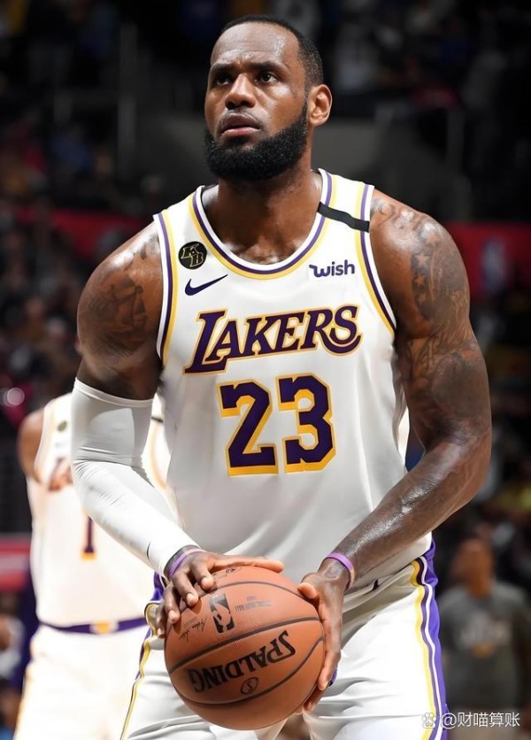 勒布朗·詹姆斯的职业生涯，放在整...@财喵算账的动态
