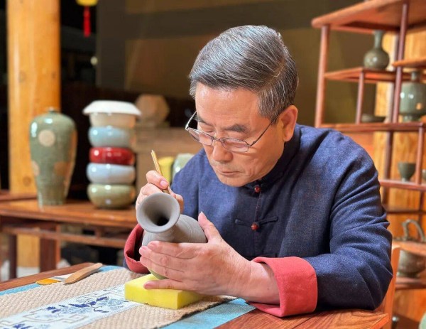 【陶瓷产业链】中国工艺美术大师—孟树锋