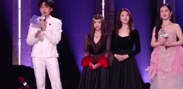 李小冉质疑比赛分数，当场喊有黑幕