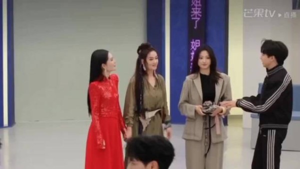 者来女上来就开大 牛波一!