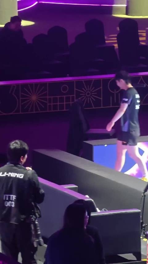 第一时间和Coco握手的感恩莎莎