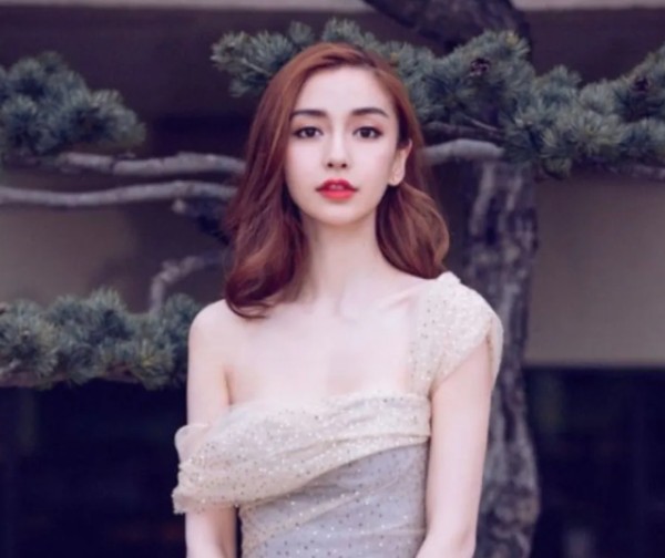 近期内娱女星热度：虞书欣欣式穿搭受热捧，赵露思陷文盲风波