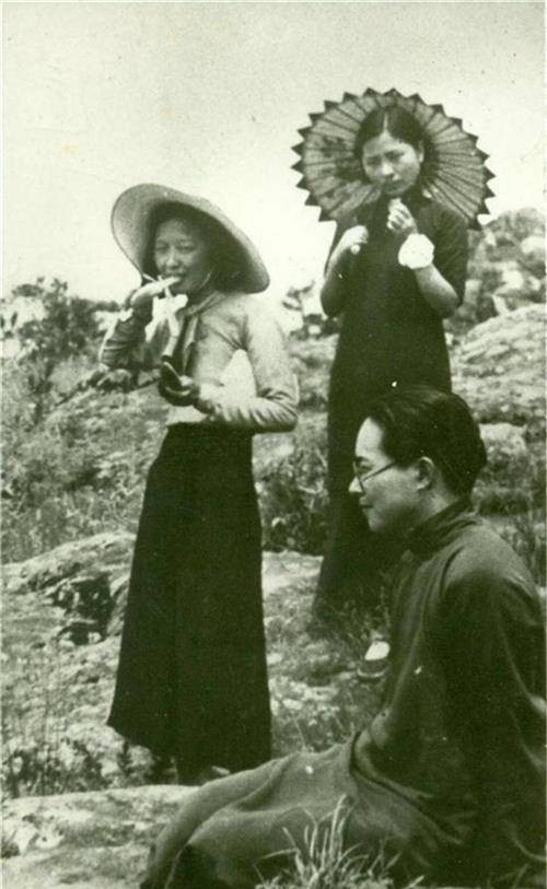 沈从文住进精神病院，发妻始终未探望，临终前他虚弱地说：对不起