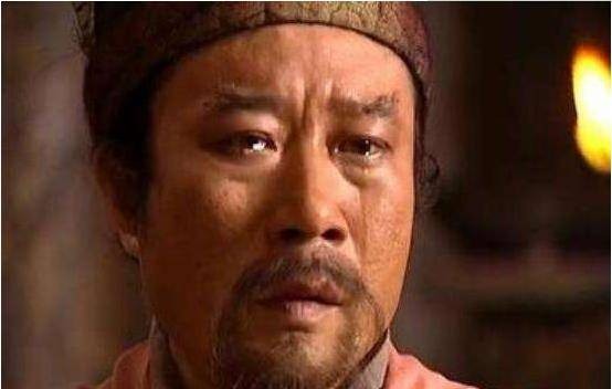 《水浒传》中，宋江后来居上坐上头把交椅，你觉得他应该招安吗？