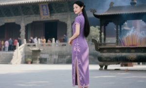 我和人相处时老想别人坏处，表情还不自然，这可怎么解决呀？