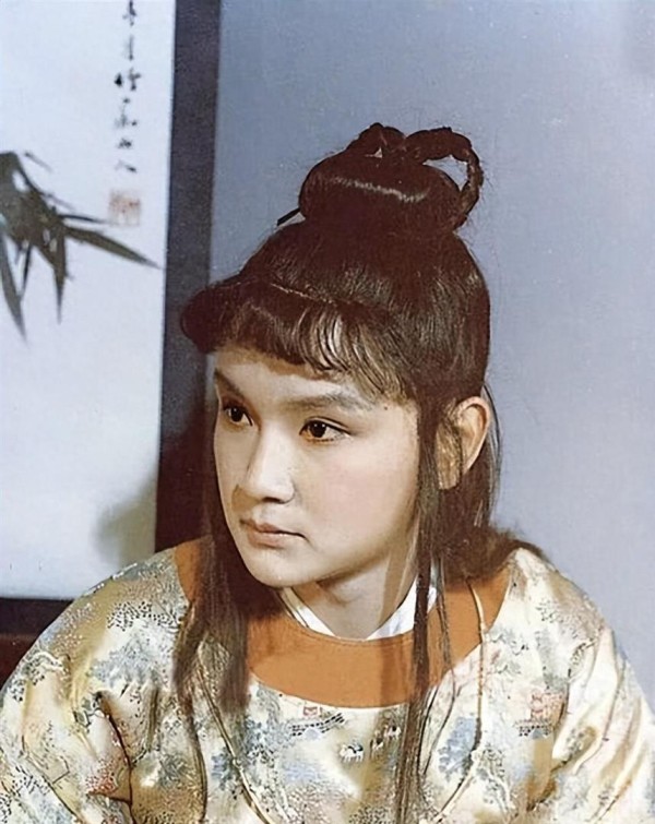 欧阳奋强：娶18岁初恋生一子，28岁儿子夭折，他晚年生活过得咋样