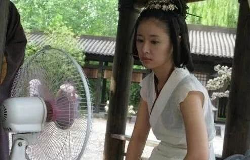 封面 电视剧搞笑幕后花絮:唐嫣搞笑,胡歌妩媚