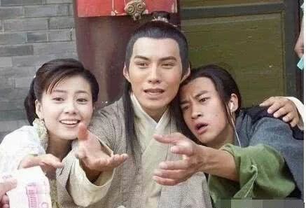 封面 电视剧搞笑幕后花絮:唐嫣搞笑,胡歌妩媚