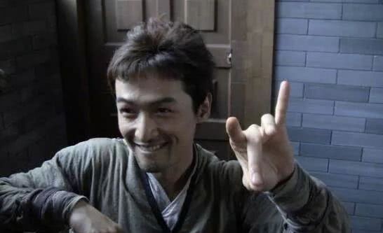 封面 电视剧搞笑幕后花絮:唐嫣搞笑,胡歌妩媚