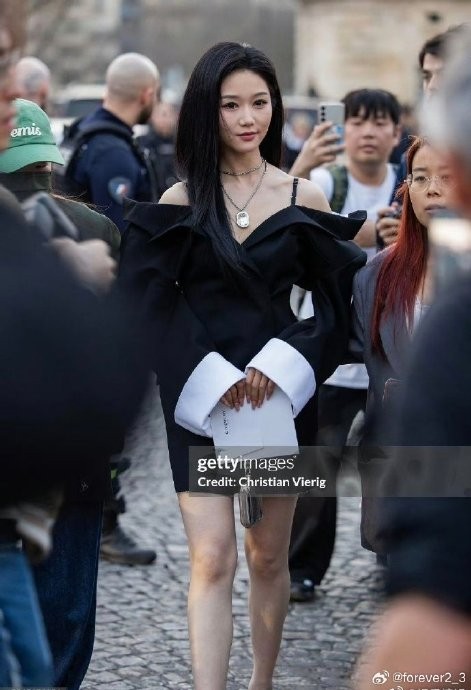 除了孟佳,时尚圈还有哪些艺人遭遇过类似的不公待遇?