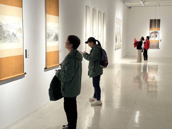 一次性看够11位书画大家力作！“方寸之境”重庆当代书画展启幕