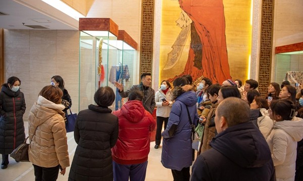 感悟京剧艺术，增强文化自信