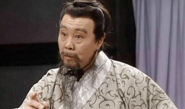 原创他4岁让梨，13岁因孝行闻名州里，56岁时却因不孝被曹操所杀