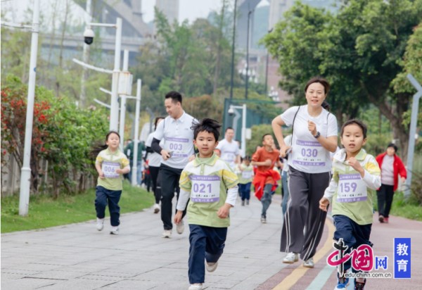 春假乐章，课堂外绽放的成长之花 宜宾翠屏首日春假活动纪实