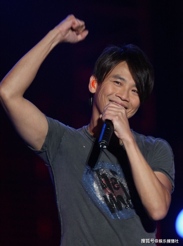 历史第一人！陶喆将自己出轨过程做成PPT文件，并详细的交代了整个过程