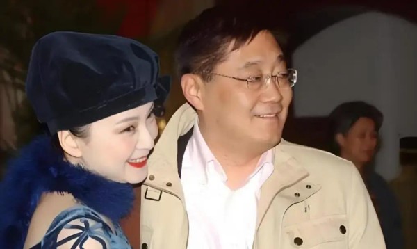 1人带走半个娱乐圈!王京花当年这场“起义”,气得王中军拍桌子,彻底打碎了资本垄断!