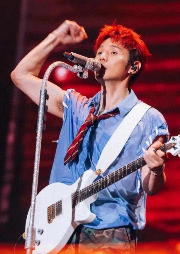 音乐圈大地震：单依纯版权争议背后，流量与规则的博弈真相如何？