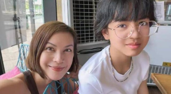 TVB前女星三代同堂近照曝光，女儿复制妈妈美貌，堂姐夫是梁家辉