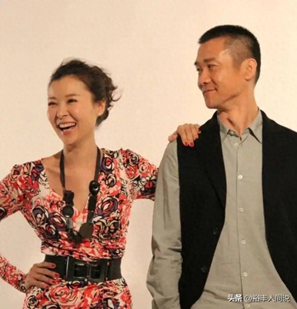 柯蓝黄志忠约会看话剧！交往15年仍不婚，女方大方，男方稍显谨慎