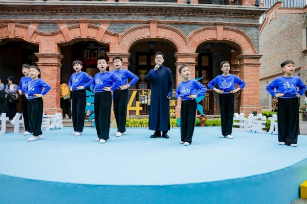 白玉兰戏剧嘉年华沉浸式演出走进百年弄堂