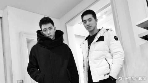 黄景瑜、许魏洲接受采访，许魏洲调侃黄景瑜，两人太有爱了