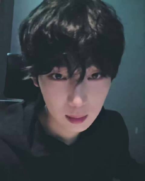 金善禹Weverse Live互动调侃阴气重