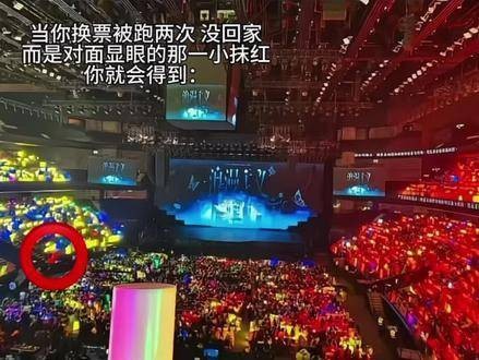 心间盈满爱意，幸福如潮涌动