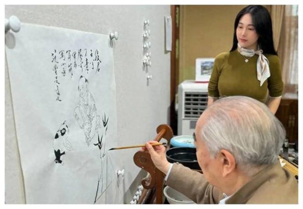 人以群分！86岁范增迎娶娇妻早有征兆，多次赞美杨振宁的婚姻