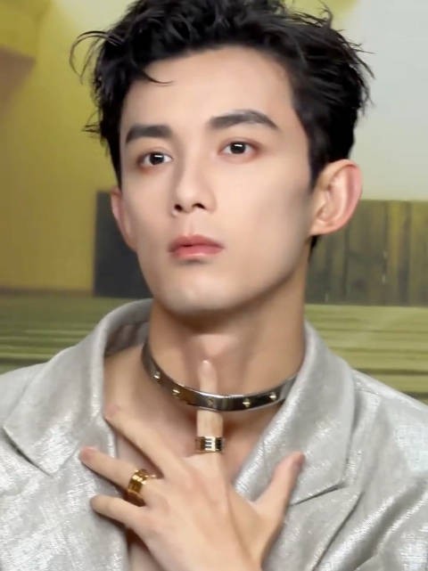 吴磊工作室更新的这组live图好鲨我！