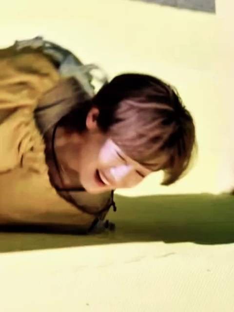 破案了！绑架鹿晗只需要一个黄色麻袋，藏在里面的样子萌到心化