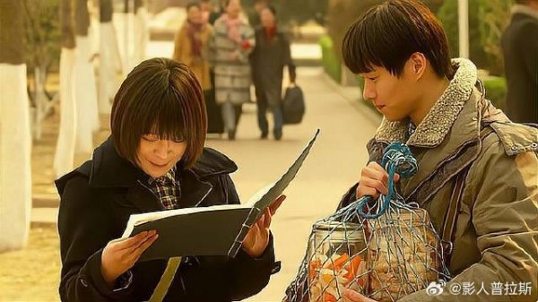 魏大勋精心给姑娘做简历，姑娘一看感动坏，气氛升温