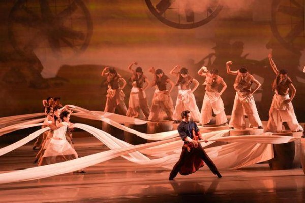 六种色彩织就家国情怀，民族舞剧《大染坊》在京首演