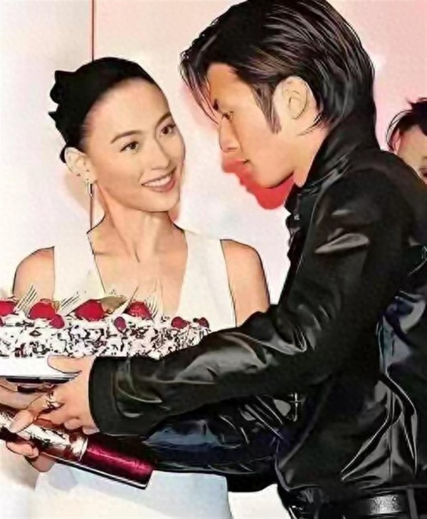 从锋芝恋到单亲妈妈，张柏芝八年沉默，背后坚守太心酸