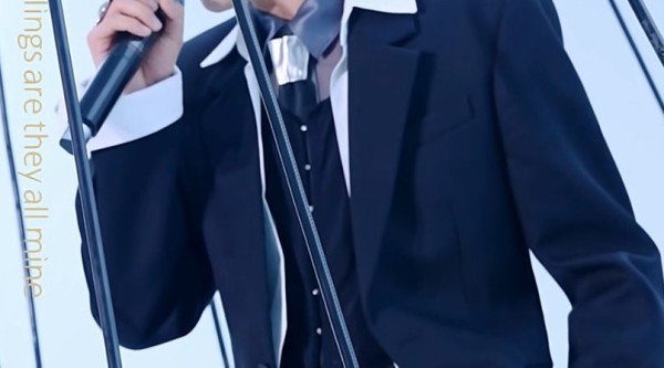 黄明昊东方台科技舞台演绎《404_not_found》