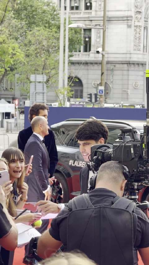 双子星亮相劳伦斯奖，阿尔卡拉斯与菲戈交流