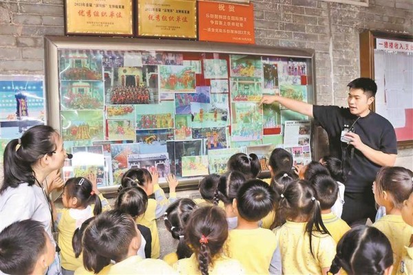 95后盆菜传承人“有两把刷子”